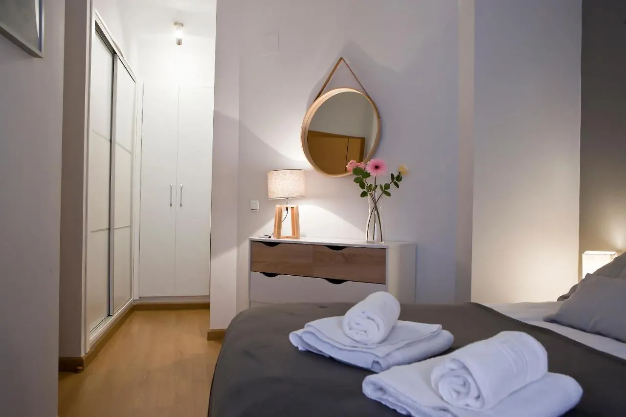 Luz Y Tranquilidad En El Casco Historico - Parking Gratis Apartment Seville Spain